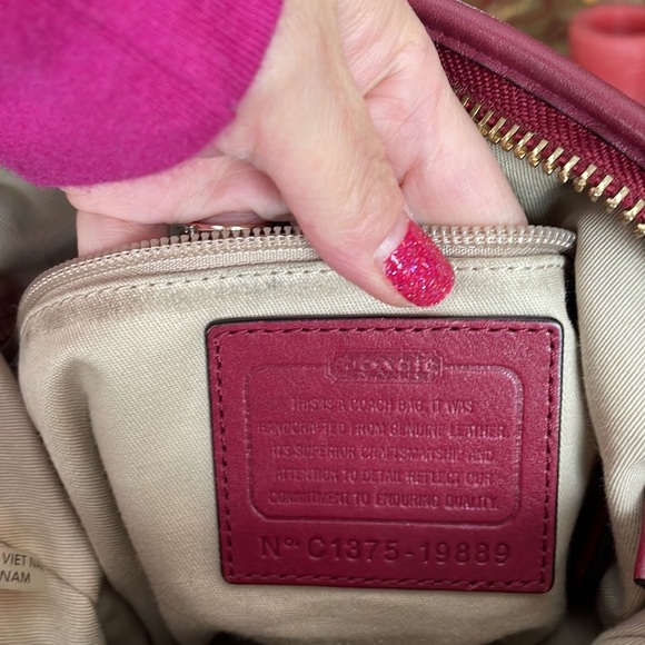 Coach bucket crossbody leather handbag - Picture 8 of 14